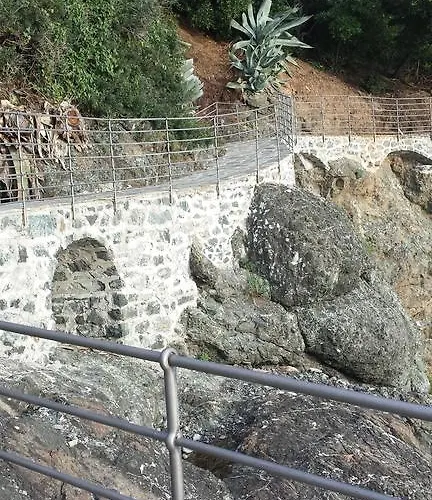 Sostio A Levante 팜스테이 파라무라